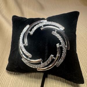 Vintage Sarah Coventry Silver Tone Brooch